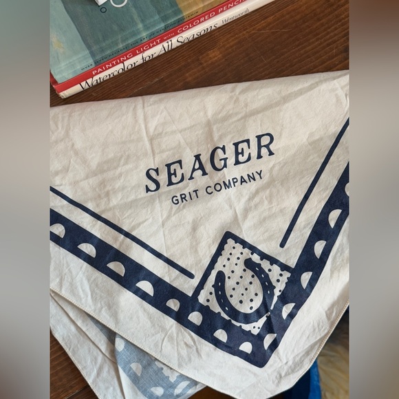 Seager Bandana with Blue Design - Picture 1 of 2